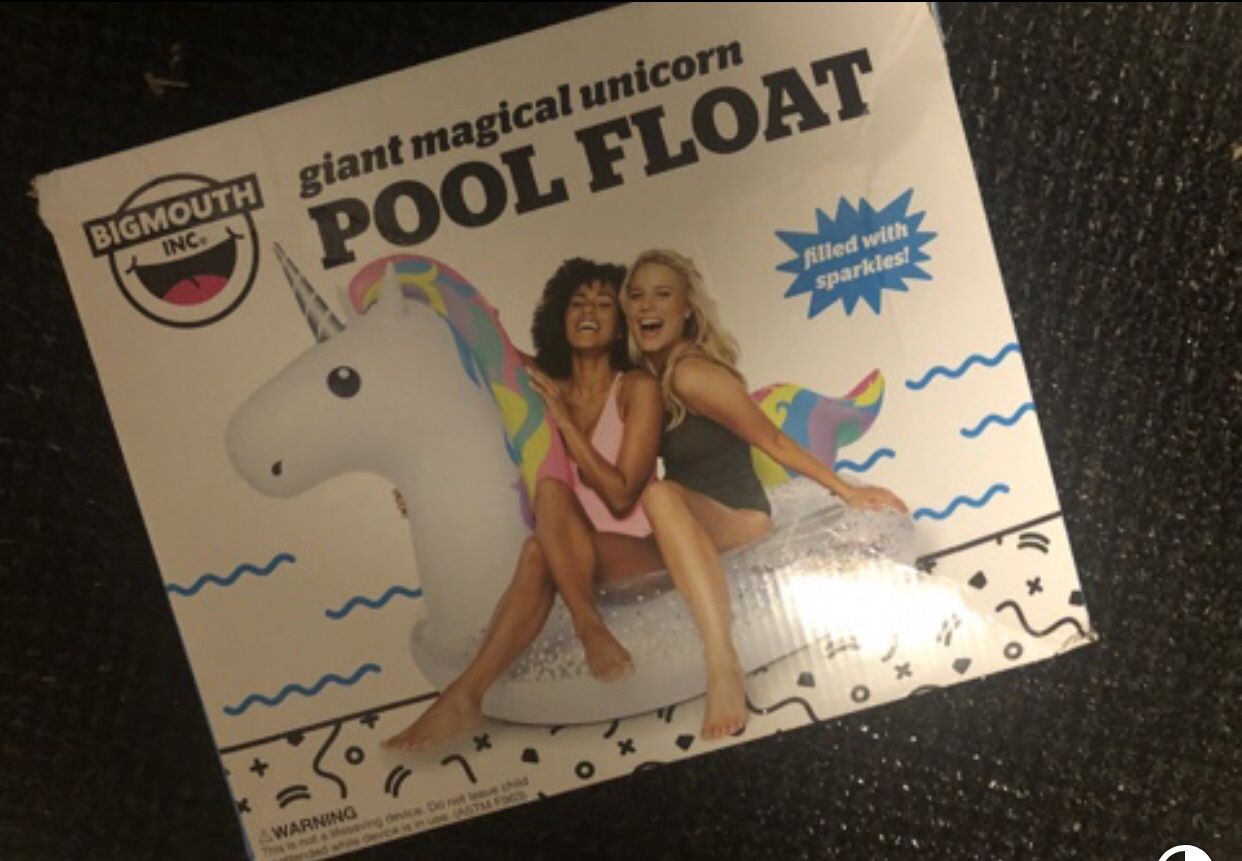 Giant unicorn pool float