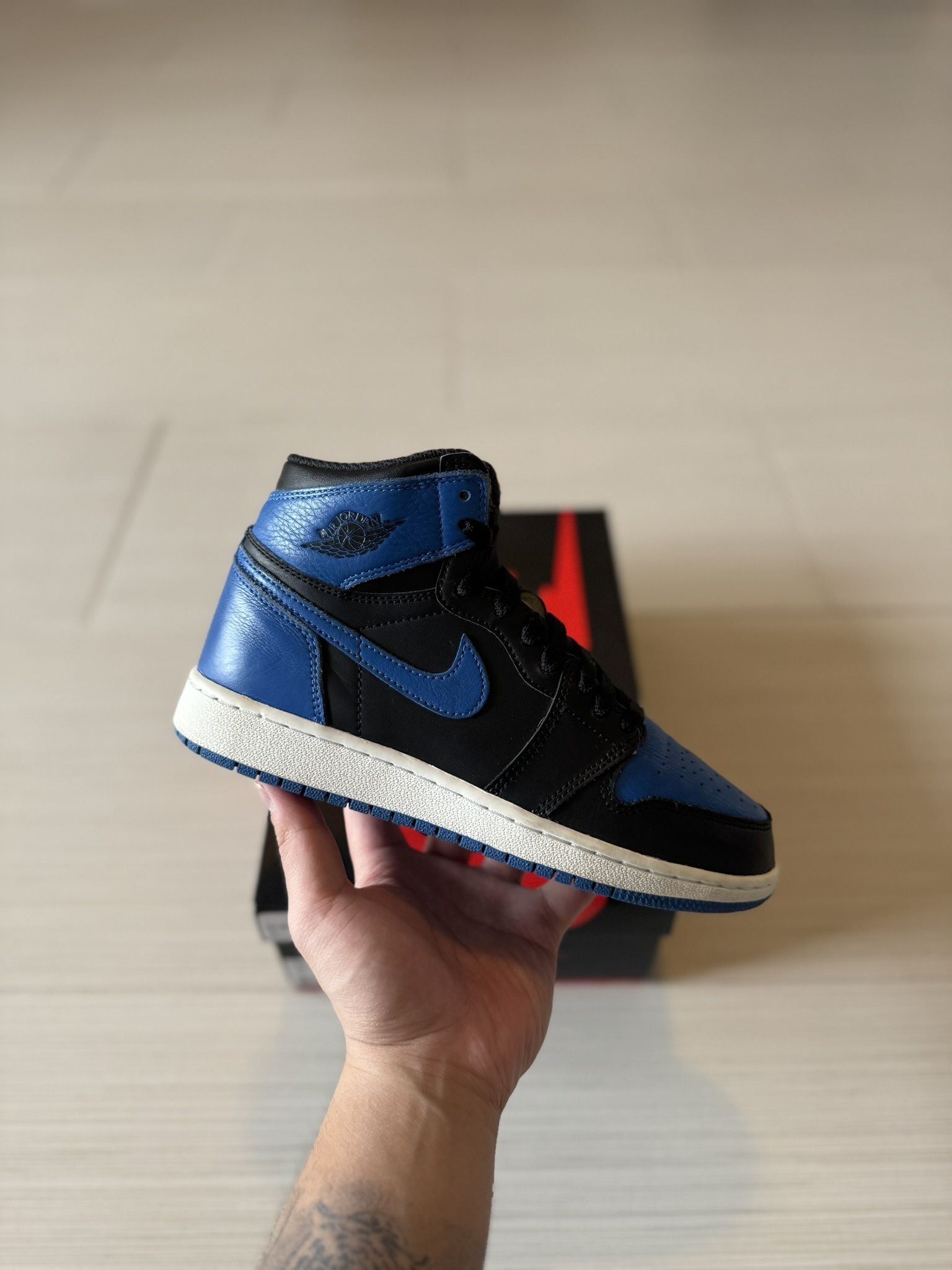 Nike Air Jordan Retro 1 Royal Size 5.5Y