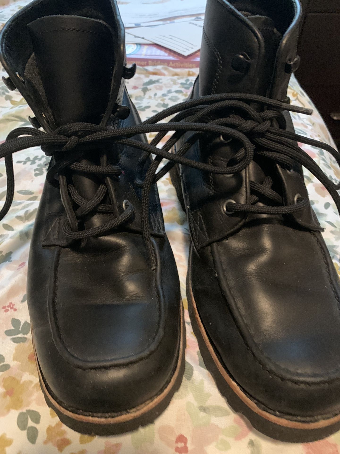 Used UGGS Boots !!! Great Condition!!