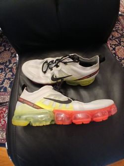Nike Vapor Max (Size 10)