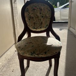 1940 Victorian Chair Tuff Buttons Pleated 