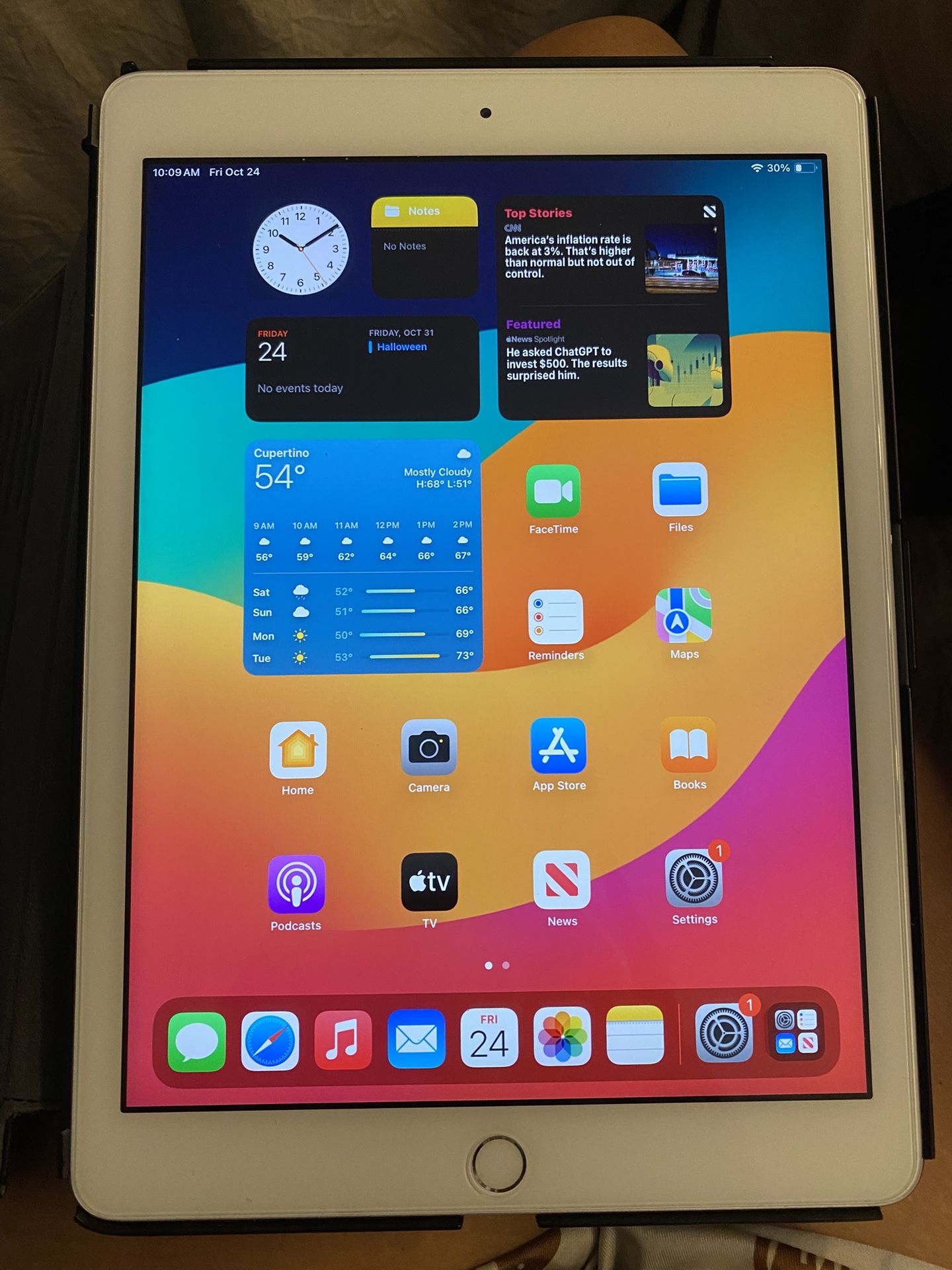 iPad 6th Generation - Silver 32gb Plus Case 