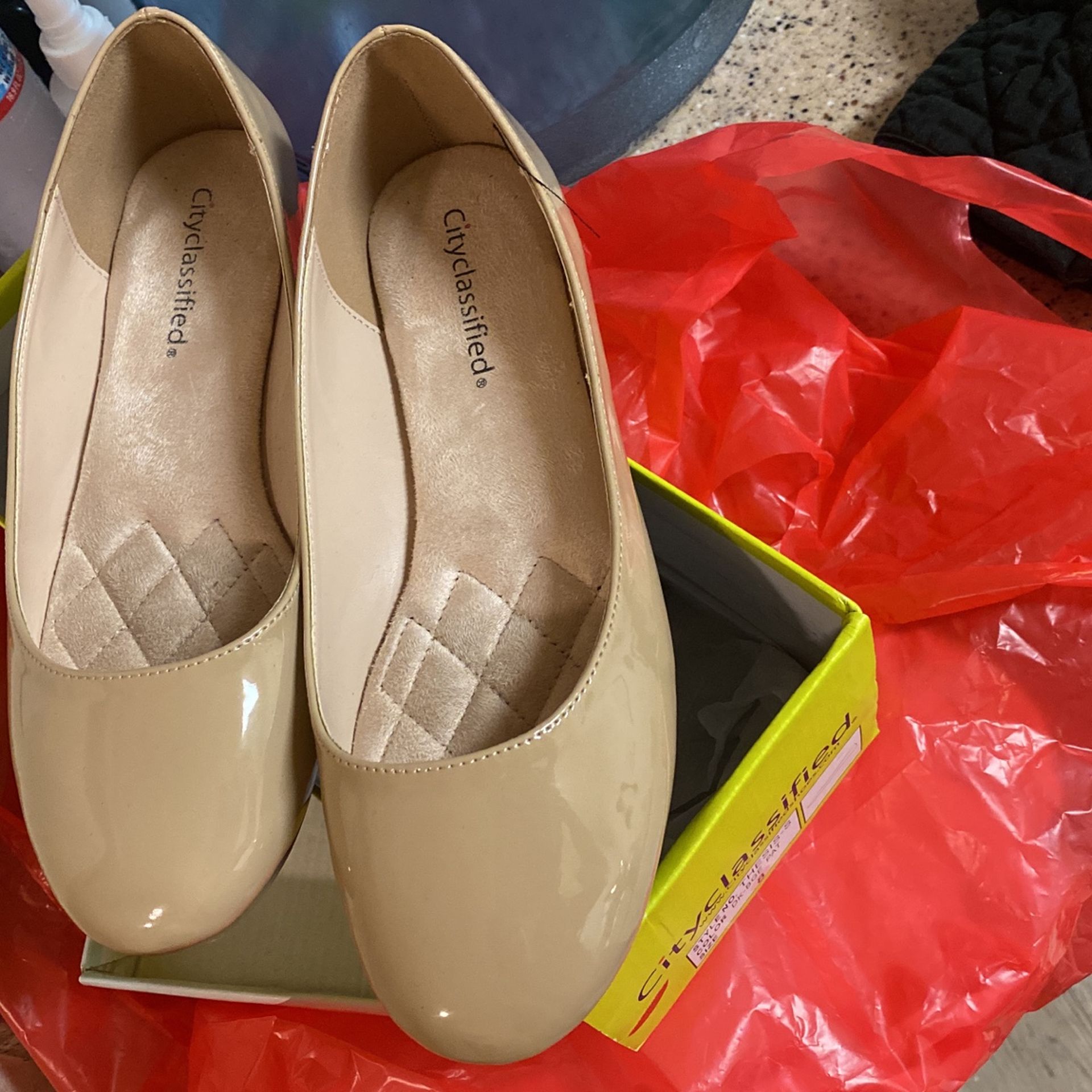 Youth Girls Beige Flat Dress Shoes