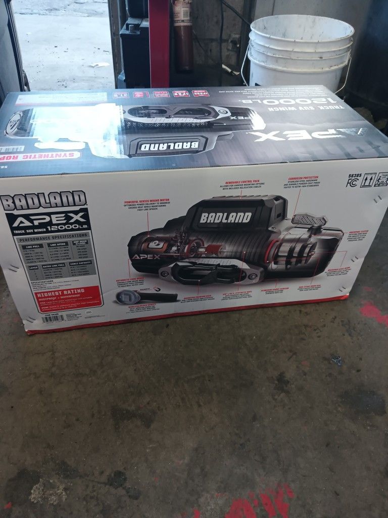 Badland 1200lbs Synthetic Rope Wireless Winch