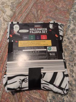 New Children's Halloween Pajama Set 4-5 Yr