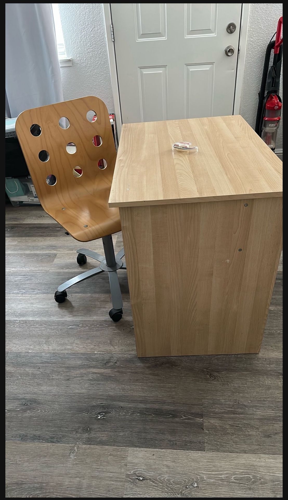 Free desk