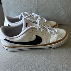 Nike Sneakers 