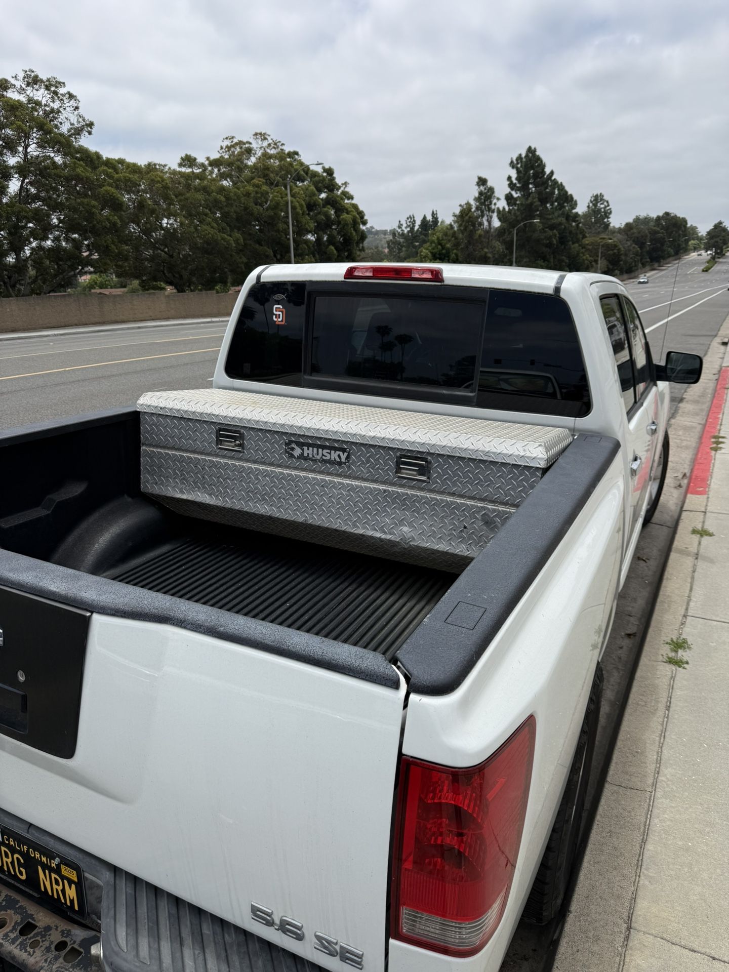 HUSKY TOOL BOX FOR FULL SIZE TRUCKS