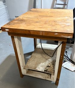 Work Bench Carpenter’s Table w Saw