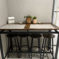 Small Table With 4 Stools 