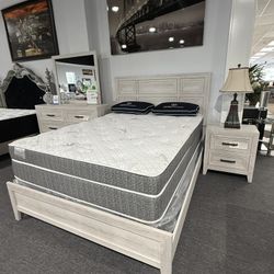4 Pc Queen Bedroom Set 