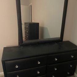 Black Dresser With Mirror