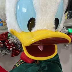 DISNEY 4 FT Animated Holiday Donald Duck SOLD OUT!! Brand New. In Box Please message me if you have any questions. 
