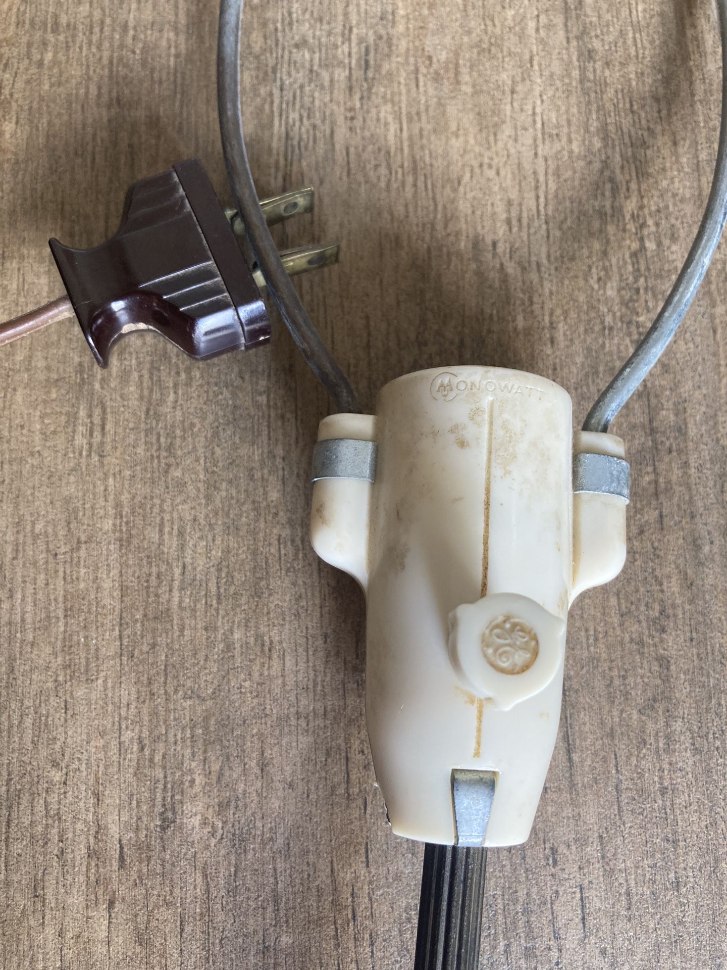 Art Deco Mono watt Socket Finial Lamp For Parts