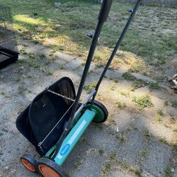 Scott’s Manual Lawn Mower Free
