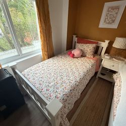 Pottery Barn Kids Bedroom Set (1 Twin Bed, Side Table, Bedding)