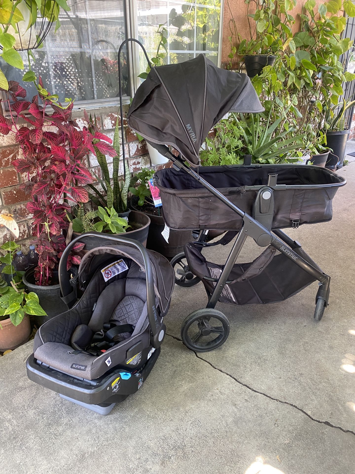 USED - Normal Wear Baby stroller /Car Seat System Summer Myria