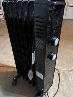 ❄️ Mainstays 1500W Oil-Filled Electric Radiator Heater (Black) ❄️