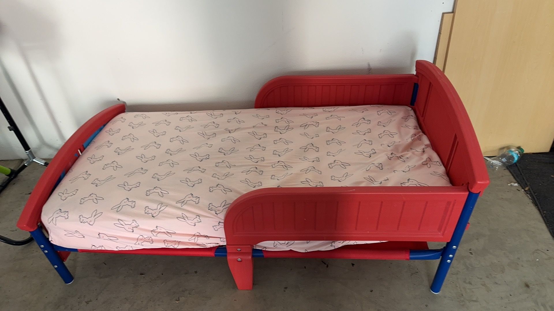 Children's bed with mattress