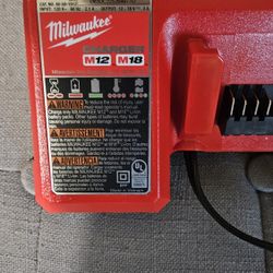 Milwaukee 18 And 12 V Charger