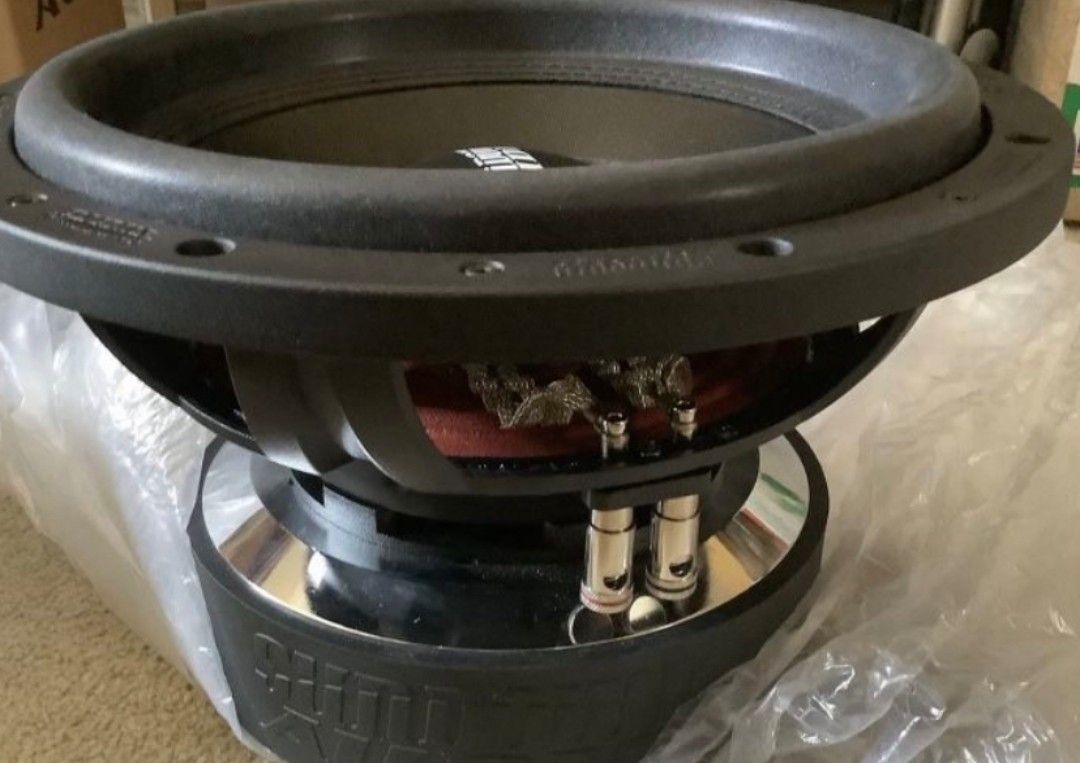 4 Sundown 15 Inch Subwoofers With Half Bridge American Bass 18k Korean Amplifier $ 1900 Obo $ For Whole Setup