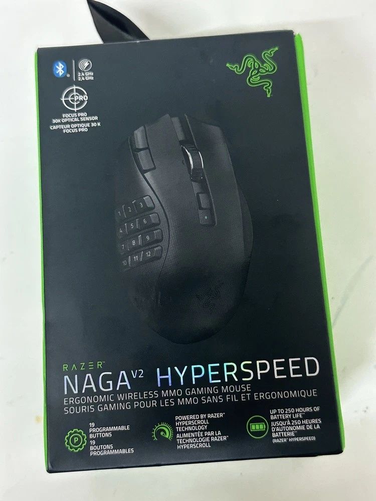 Razer - Naga V2 HyperSpeed MMO Wireless Optical Gaming Mouse. (47746)