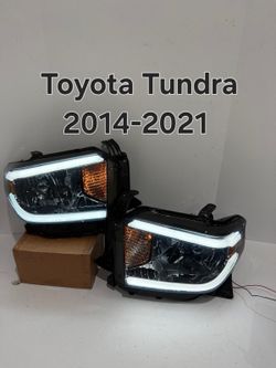 Toyota Tundra 2014-2021 Headlights