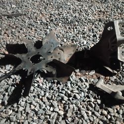 1997 grand cherokee lower alternator bracket and air conditioning stand and fan