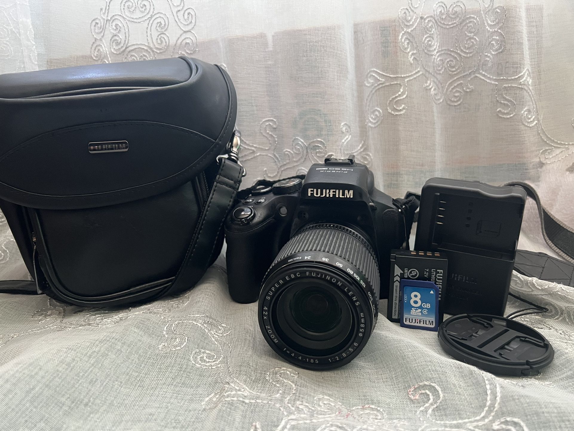 FujiFilm FinePix HS50 EXR Digital Camera 16MP