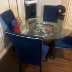 Kitchen Table Plus 4 Chairs 