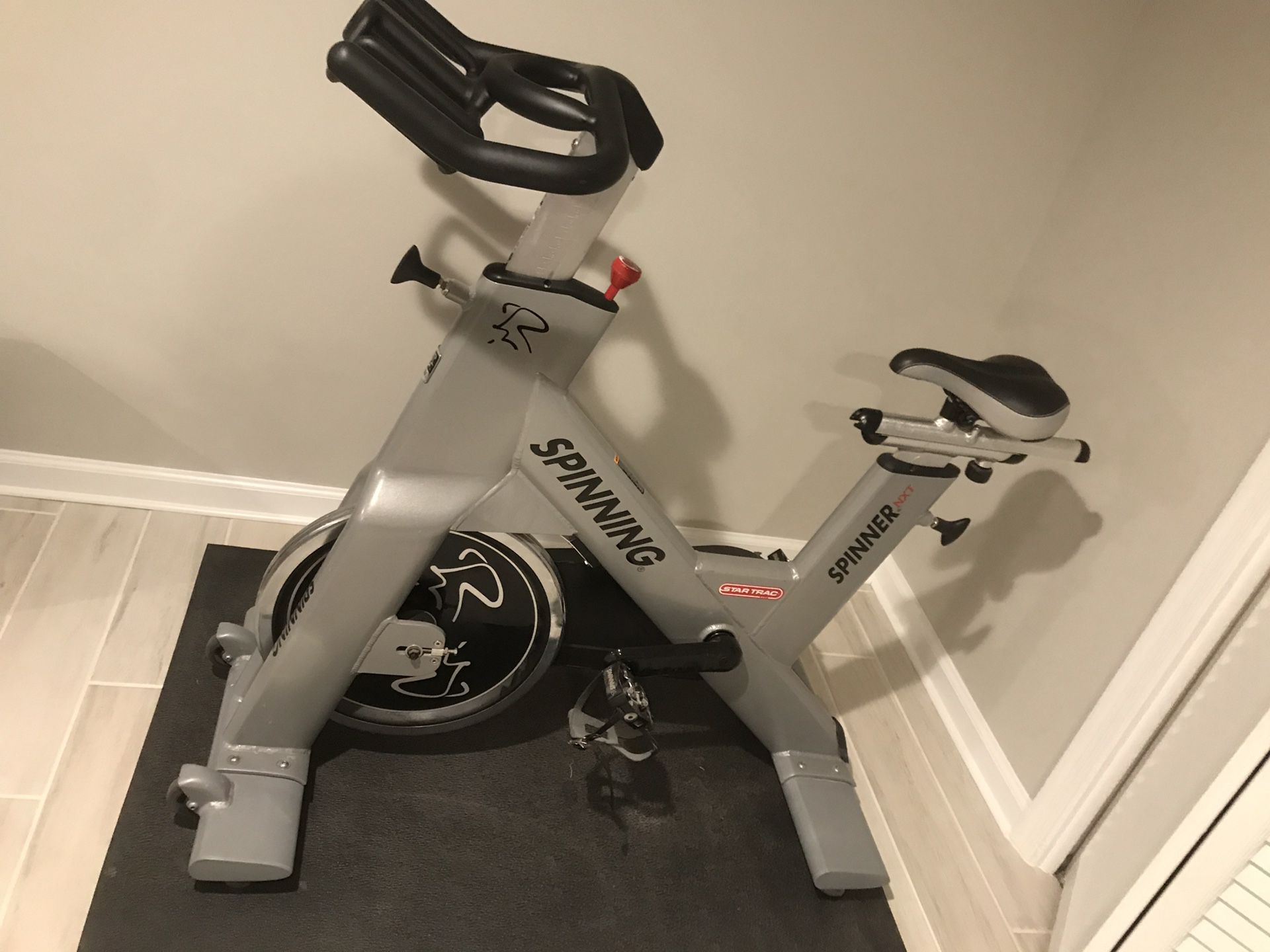 Spinner Star Trac Spinning Cycle bike ! Great condition