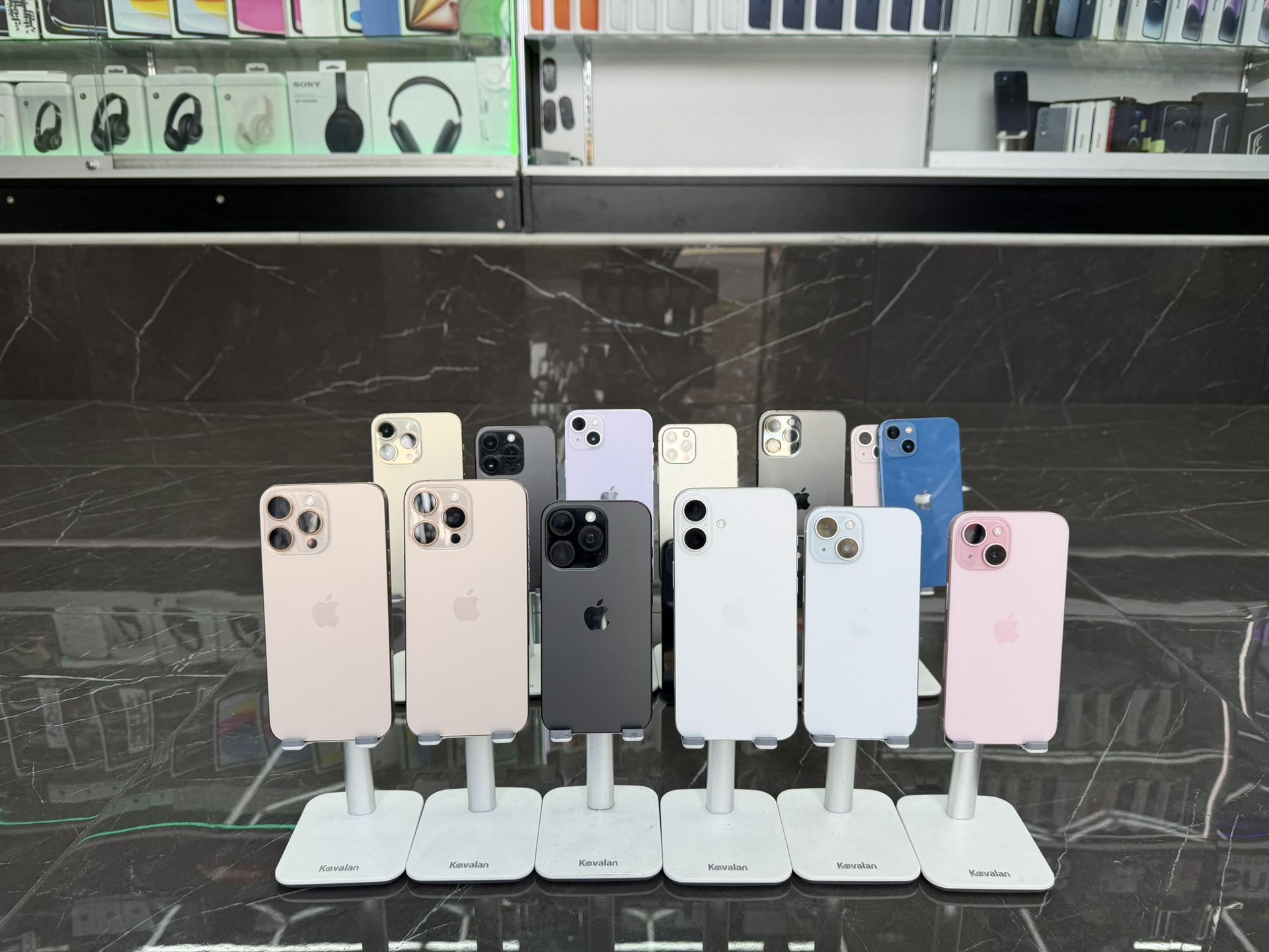 iPhone 11, iPhone 12, iPhone 13, iPhone 14, iPhone 15, iPhone 16 & iPhone 17 ((Take It Home In Payments/ llévatelo a casa en pagos) UNLOCKED FOR ALL