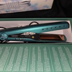 2 In 1 Precious Metals Almost Famous Twist/Straightener/Curler
