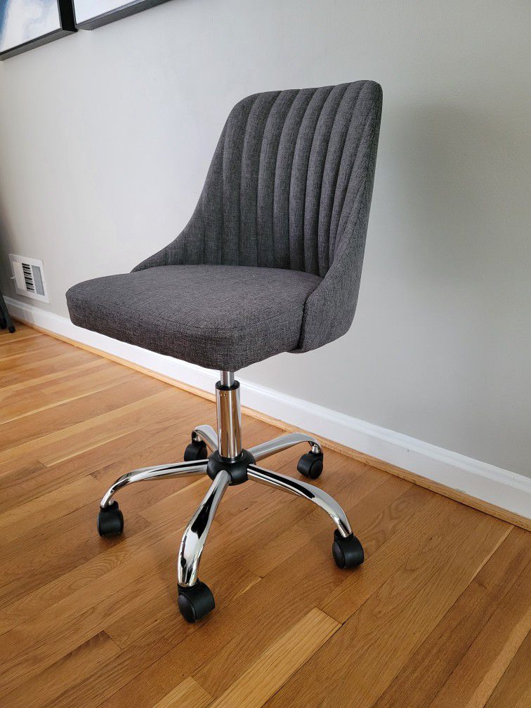 BRAND NEW Modern Desk Chair / Task Chair