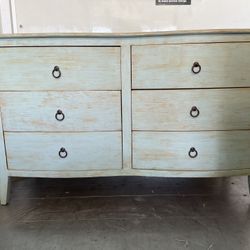 Low Dresser