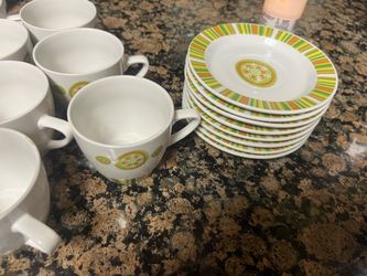 Very beautiful 12 cups and 8 plates