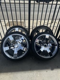 22” silverado ss wheels chrome 6x139.7 & 265/35/22 new tires   