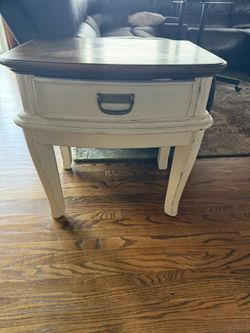 2 End Tables- Vintage look