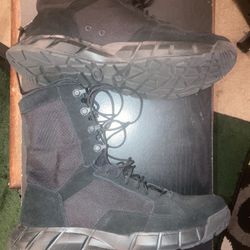 Oakley Boots