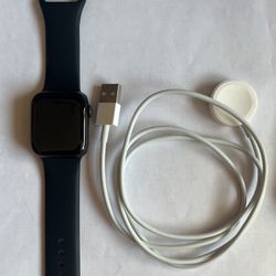 Apple Watch Nike SE 1st Gen (Cellular) 40mm Space Gray