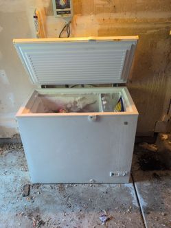 GE chest freezer