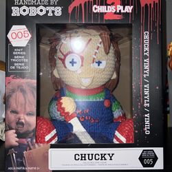 Chucky Vinyl Figure *HUGE*
