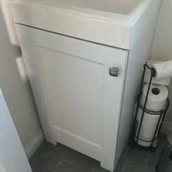 18" Bathroom Vanity With Sink