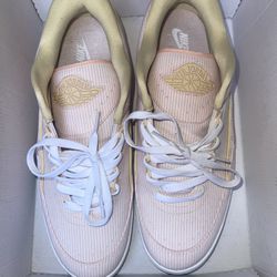 Jordan 2 Retro Low size 13 $100