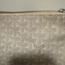 Goyard Senat pouch in white. Rare. 
