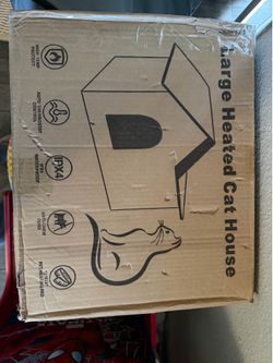 Heated cat house