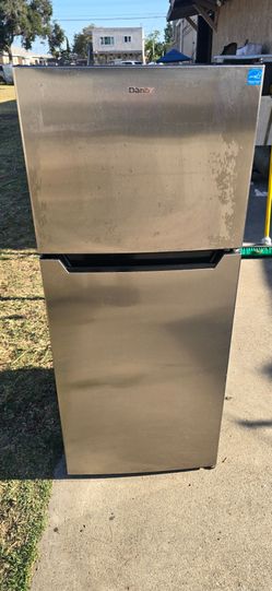 Dandy 4.4 cu ft fridge