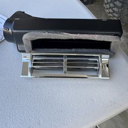 C10 Center Louver Vent Chrome 67-72