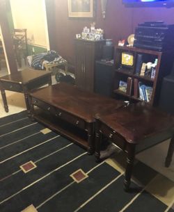 Coffee Table with 2 end tables
