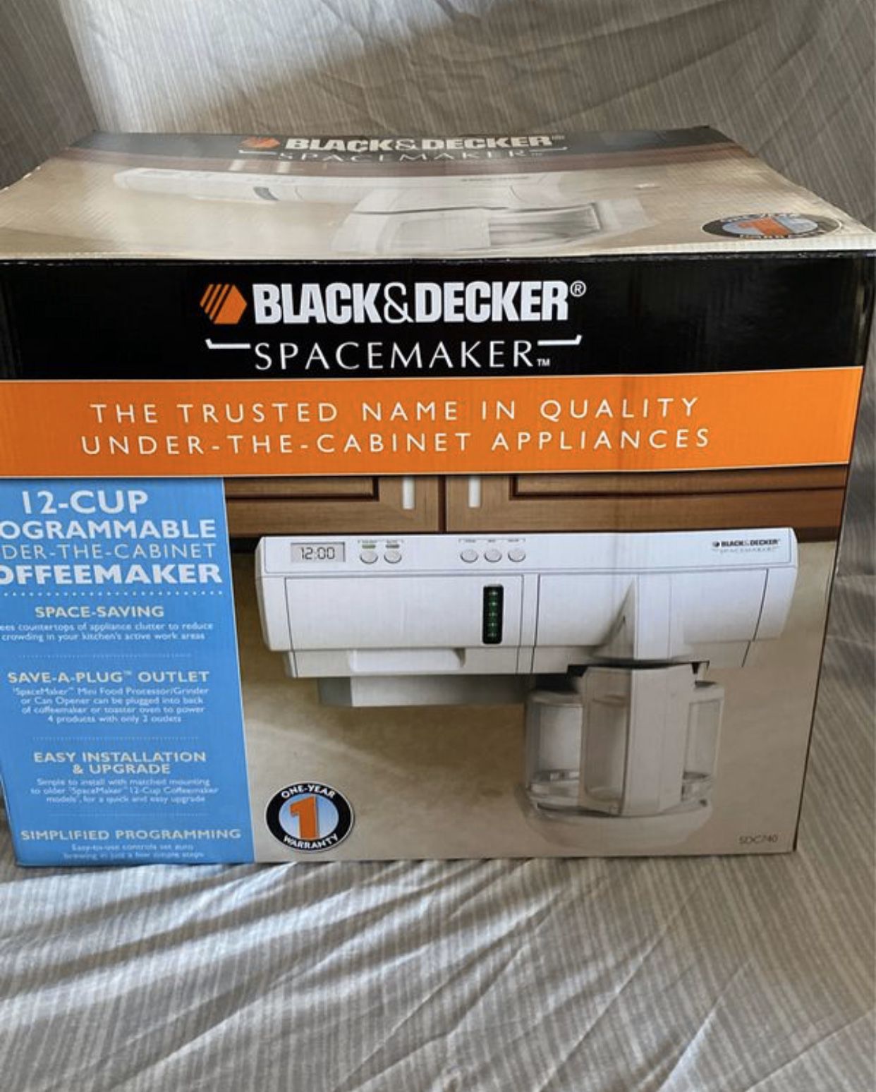 Black Decker 12 cup coffee maker (white) under the counter